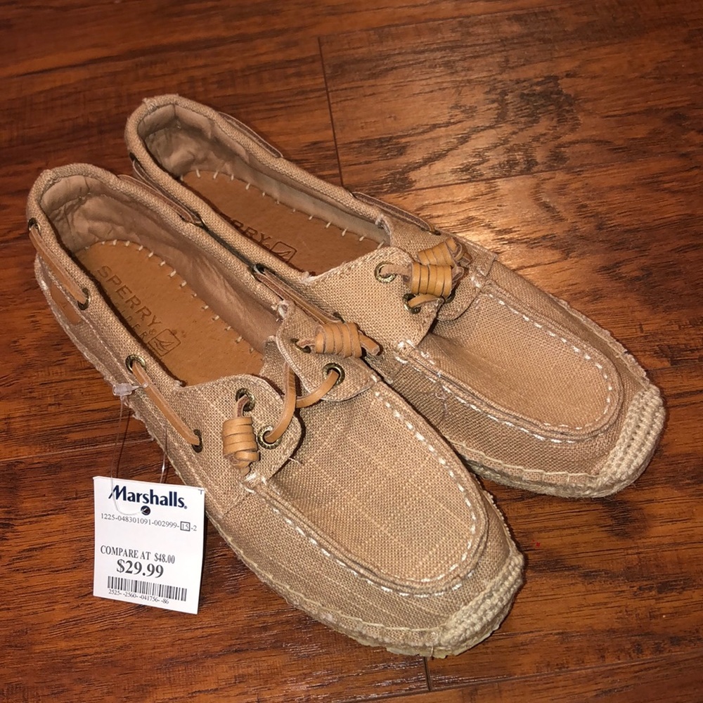 Tan Sperry Top-Sider shoes